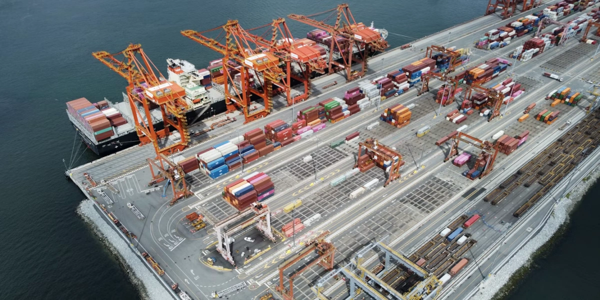 Container port operation with cranes and organized freight movement